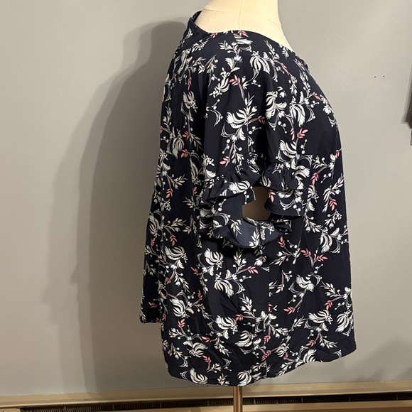 Lane Bryant 28 Navy Blue Floral Ruffle Short Sleeve Top - Picture 4 of 6